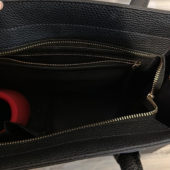 Red Fleece Black Bag - Picture 4 of 7